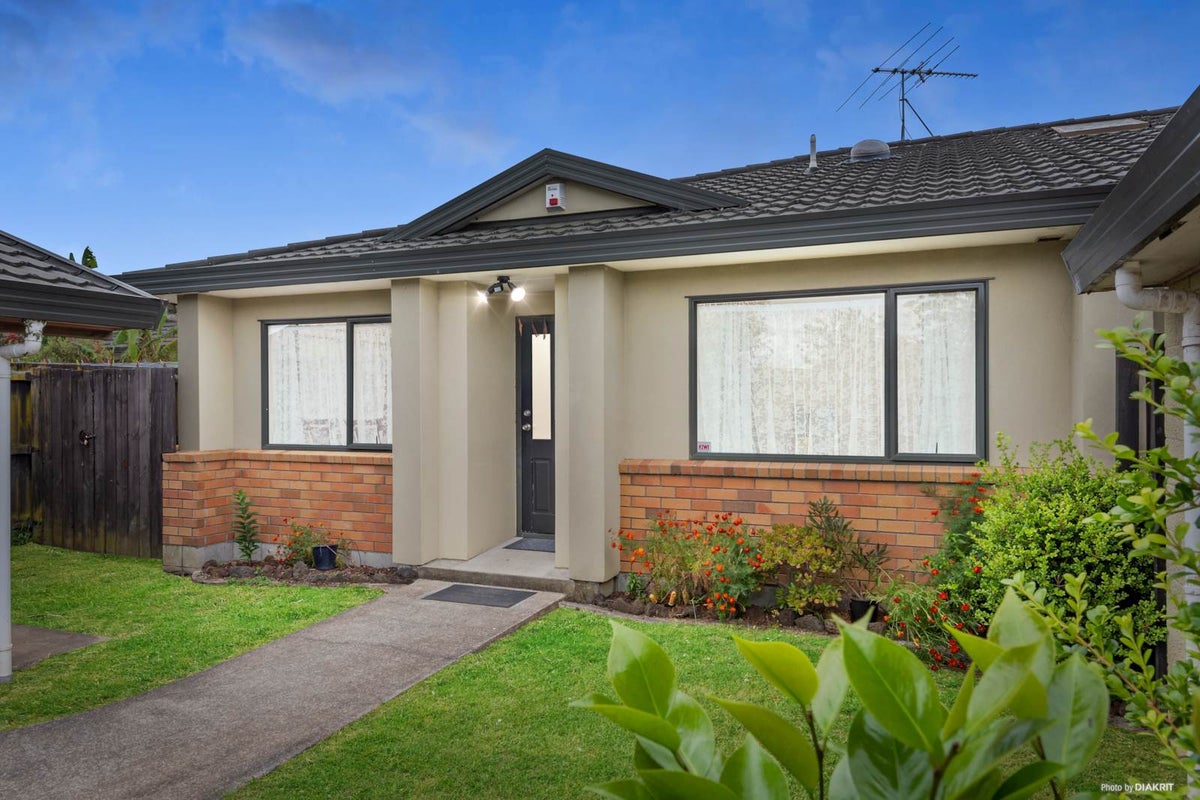 146 Gadsby Road, Favona, Auckland - Carousel 1