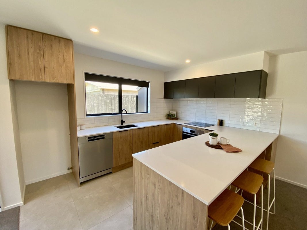2/73 Vogel Street, Richmond, Christchurch - Carousel 2