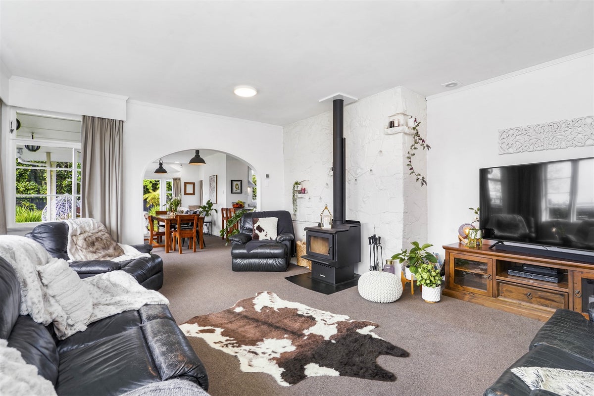 302 Cambridge Road, Hillcrest, Hamilton - Carousel 2