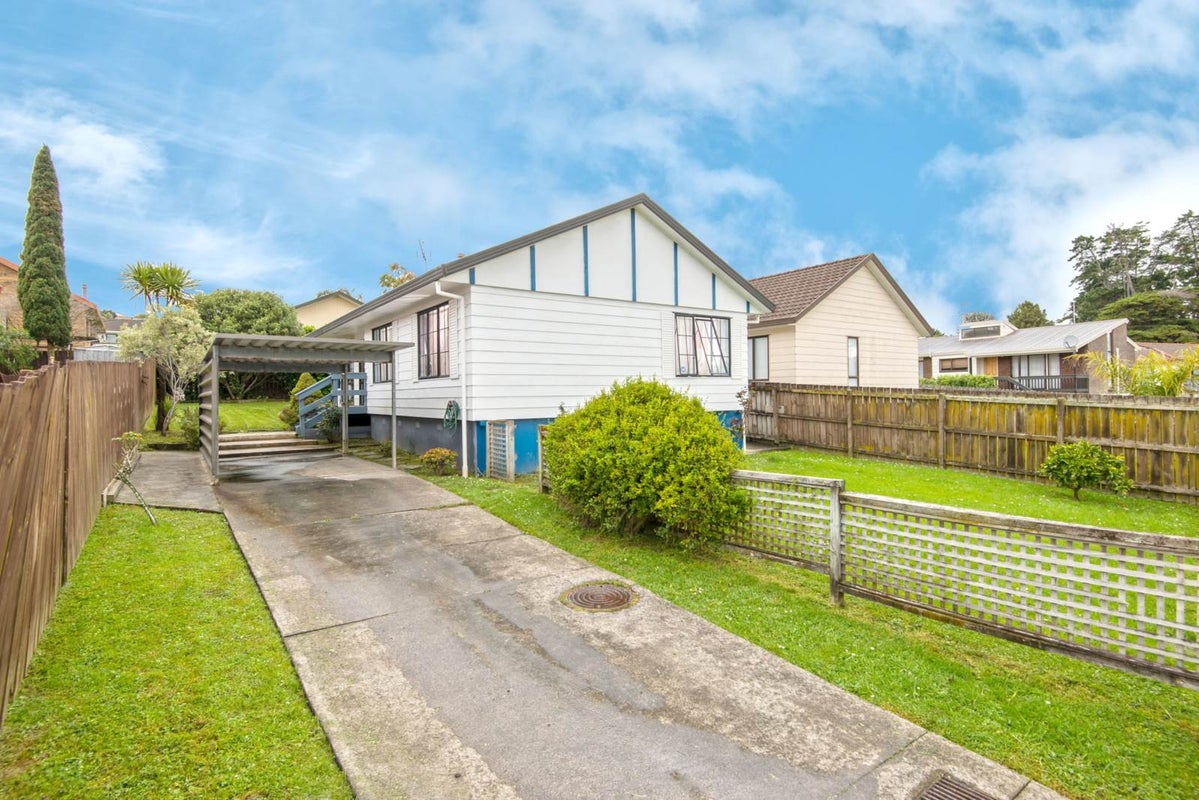 2/16 De Quincey Terrace, Highland Park, Auckland - Carousel 3