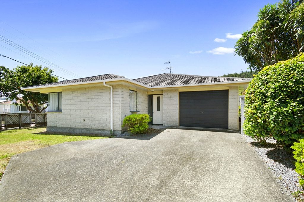 271 Stokes Valley Road, Stokes Valley, Lower Hutt - Carousel 1
