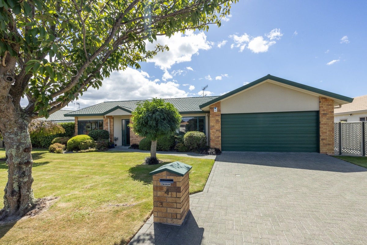 4 Aintree Place, Taradale, Napier - Carousel 1