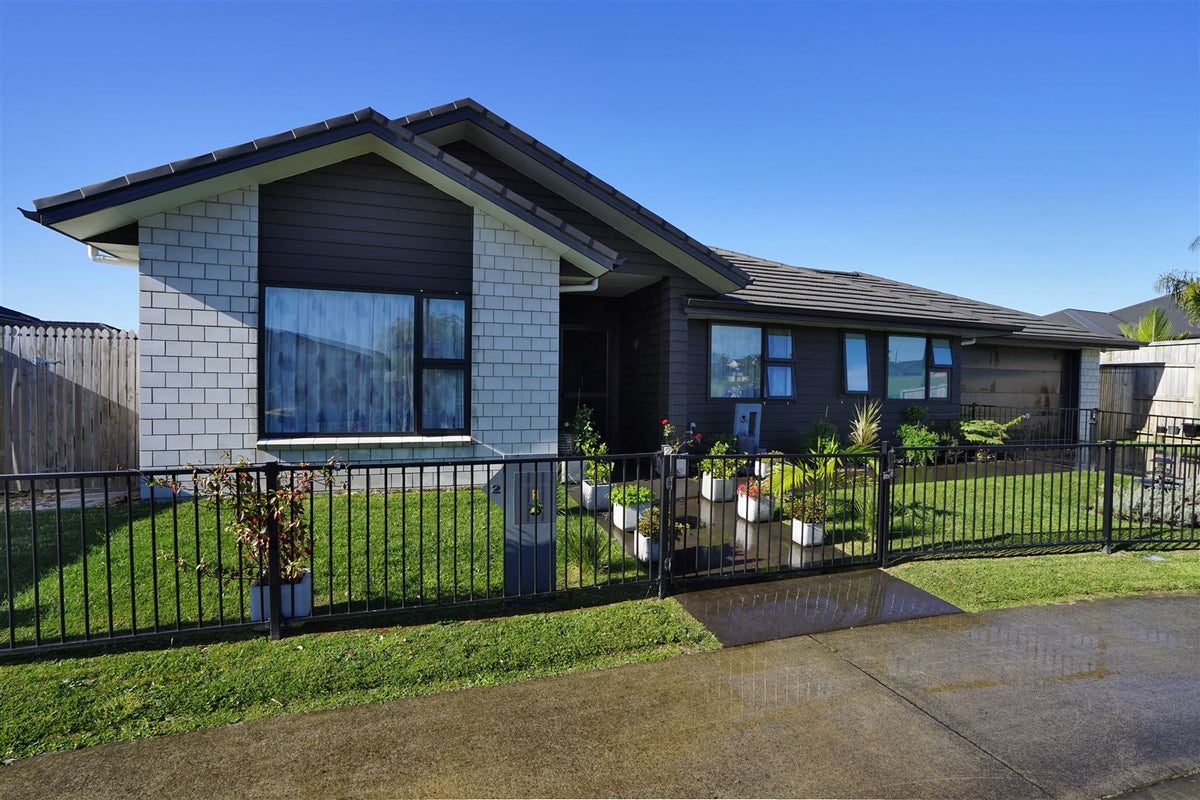 2 Faber Place, Rototuna North, Hamilton - Carousel 1