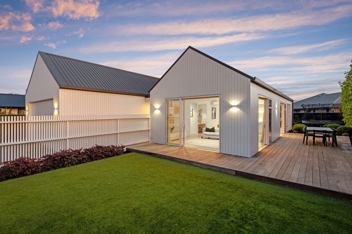 7 Sheehan Street, Halswell, Christchurch - Carousel 2