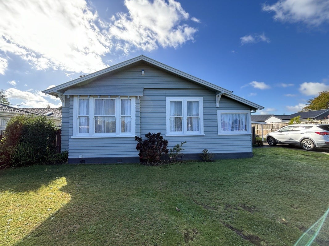11 Brightwater Terrace, Terrace End, Palmerston North - Carousel 1