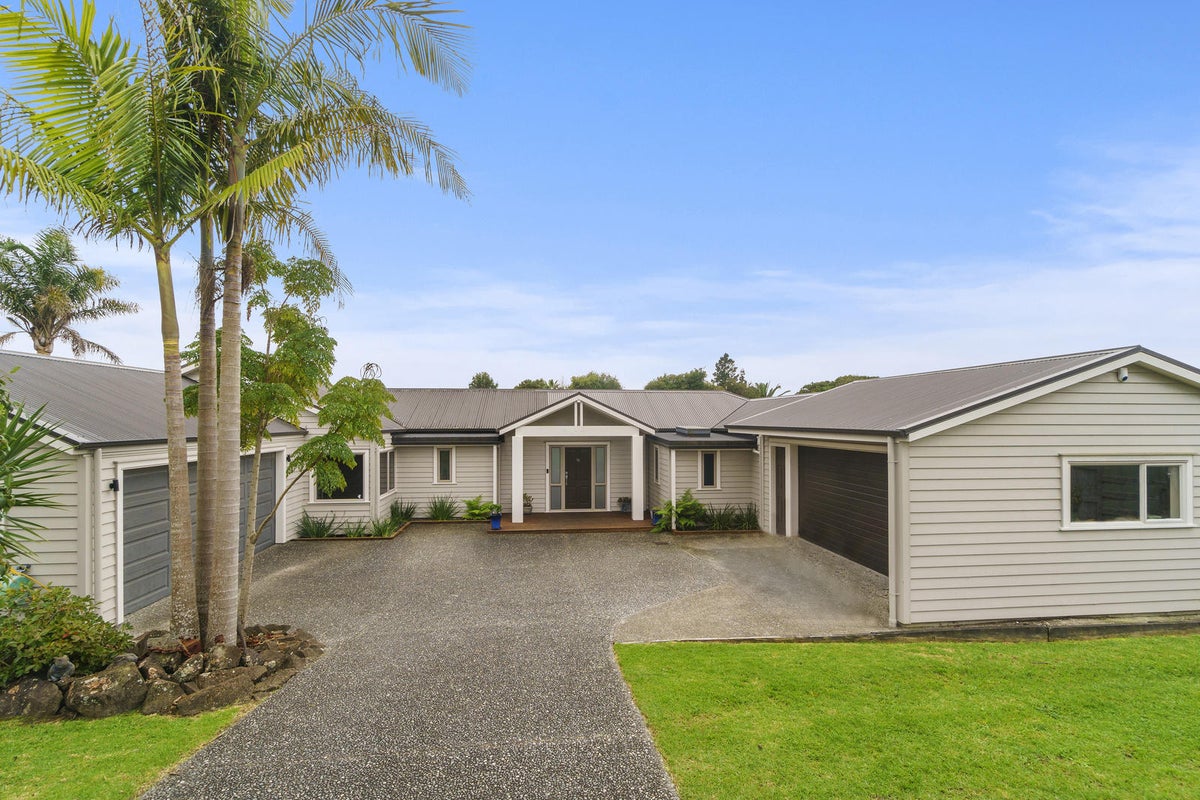 28 Station Road, Huapai, Kumeu - Carousel 2