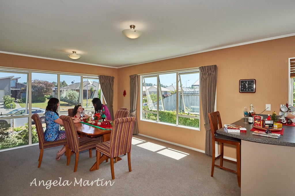 18 Meridian Grove, Kelvin Grove, Palmerston North - Carousel 1