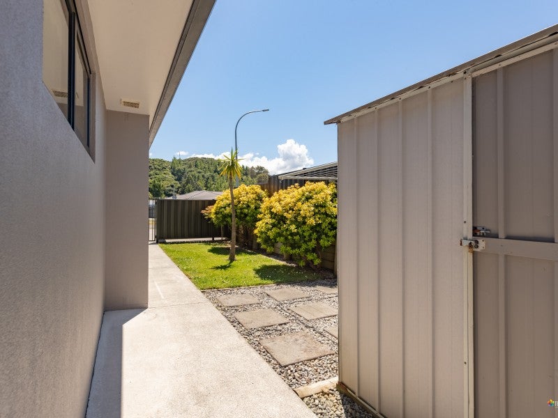 20 Sunstone Crescent, Brown Owl, Upper Hutt - Carousel 20