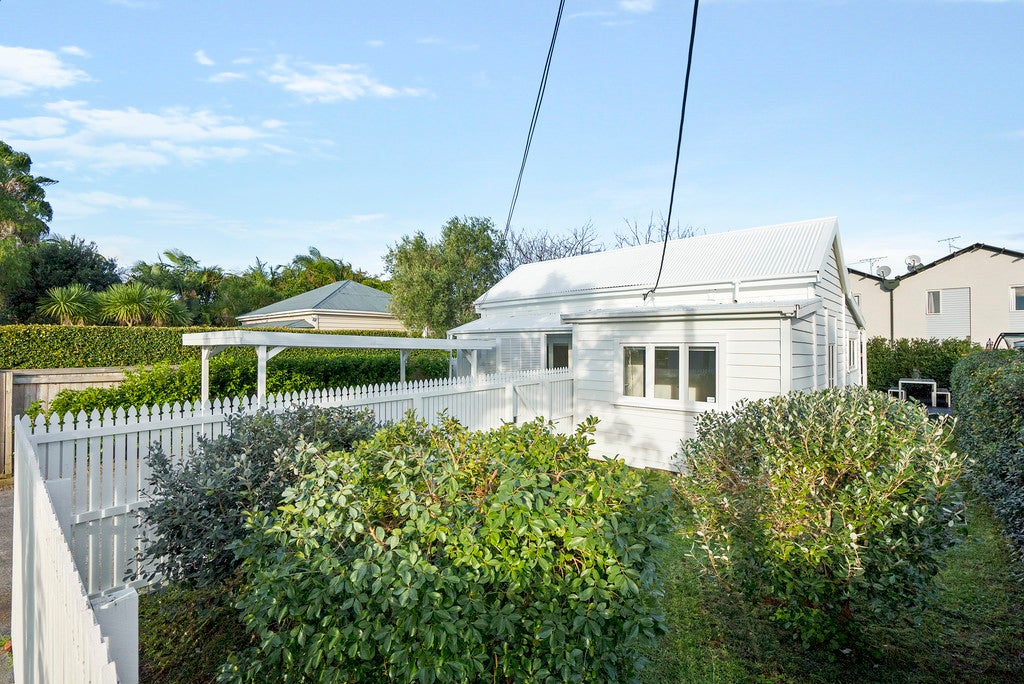 52 Wingate Street, Avondale, Auckland - Carousel 1