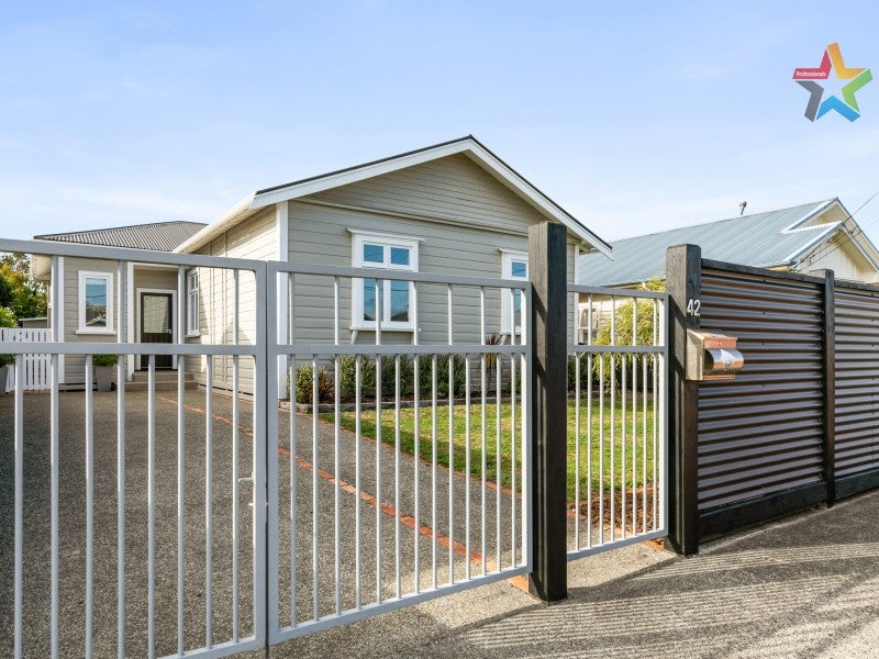 42 William Street, Petone, Lower Hutt - Carousel 20