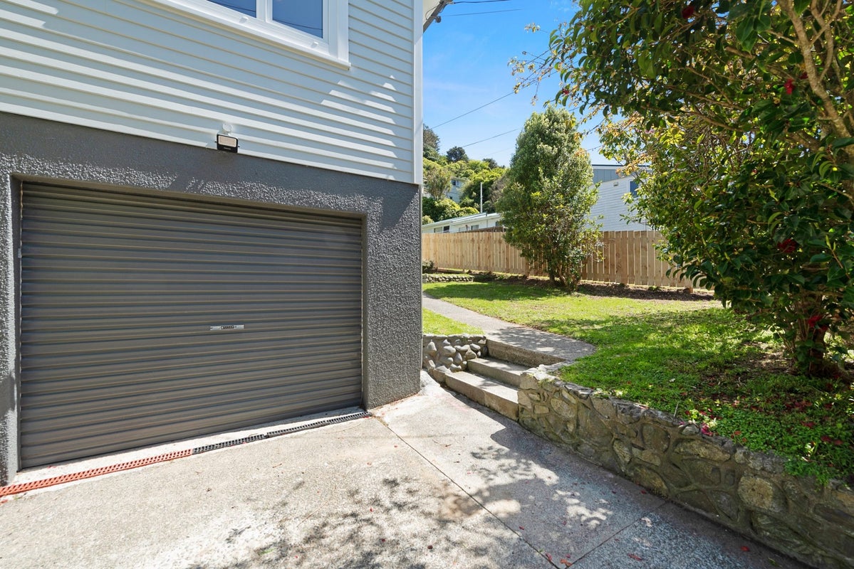 131 Parkvale Road, Karori, Wellington - Carousel 24