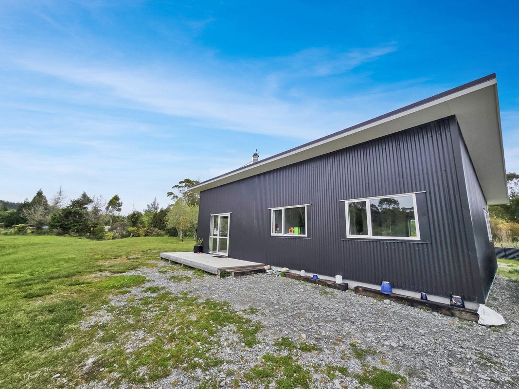 56 Pine Tree Road, Kaniere, Hokitika - Carousel 1