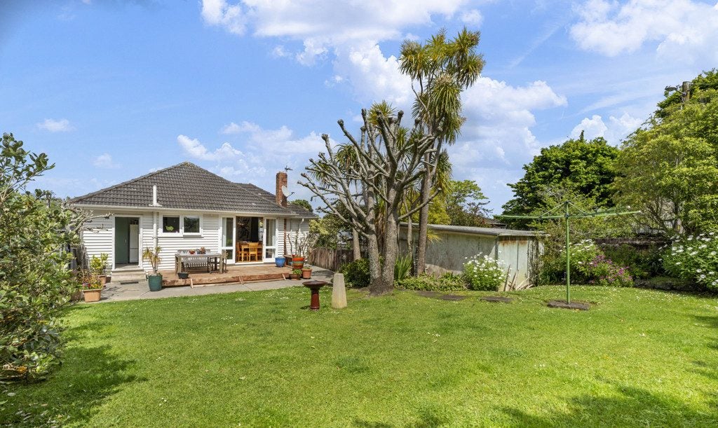 29 Weybridge Crescent, Glen Innes, Auckland City, Auckland - Carousel 1