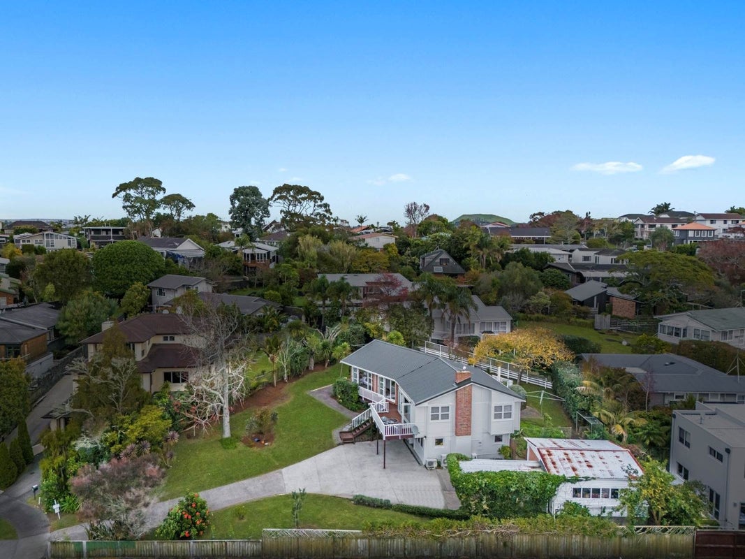 15 Granada Place, Glendowie, Auckland - Carousel 1