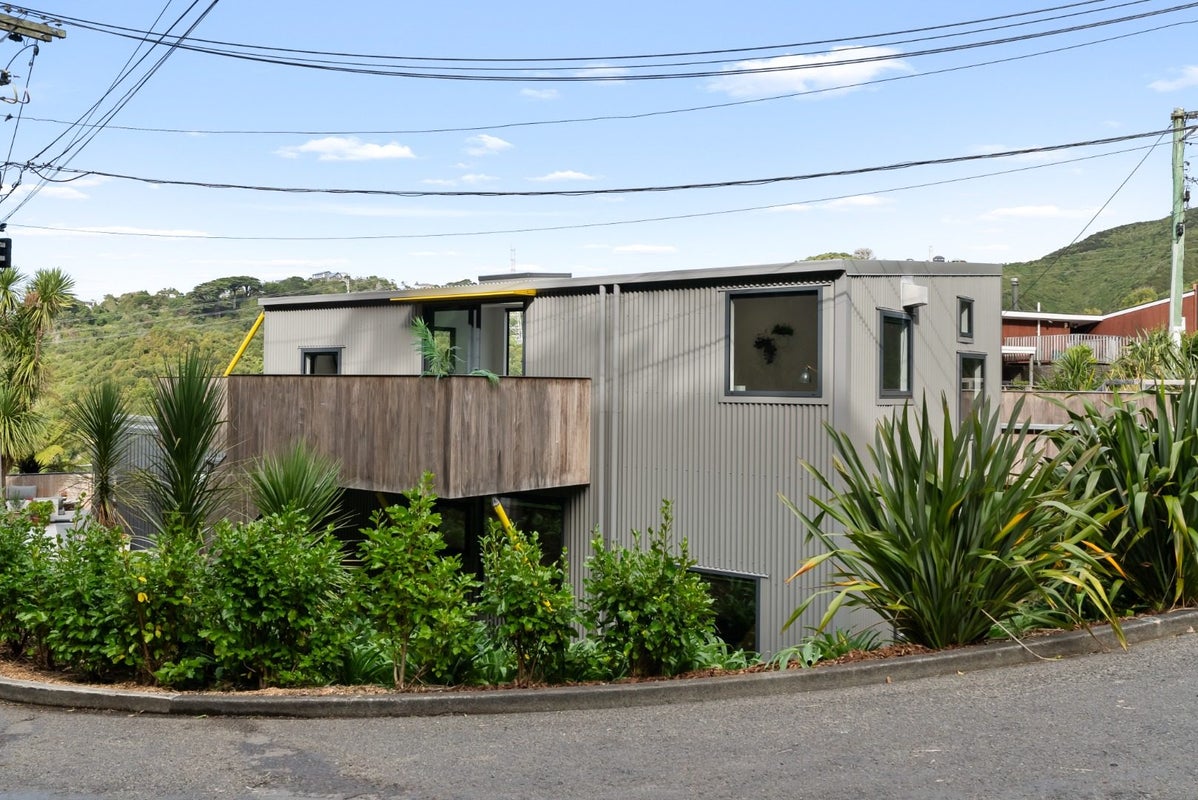 49 Mount Pleasant Road, Aro Valley, Wellington - Carousel 1