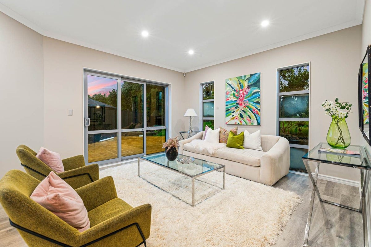 21F  Stamford Crescent, Flat Bush, Manukau City, Auckland - Carousel 2
