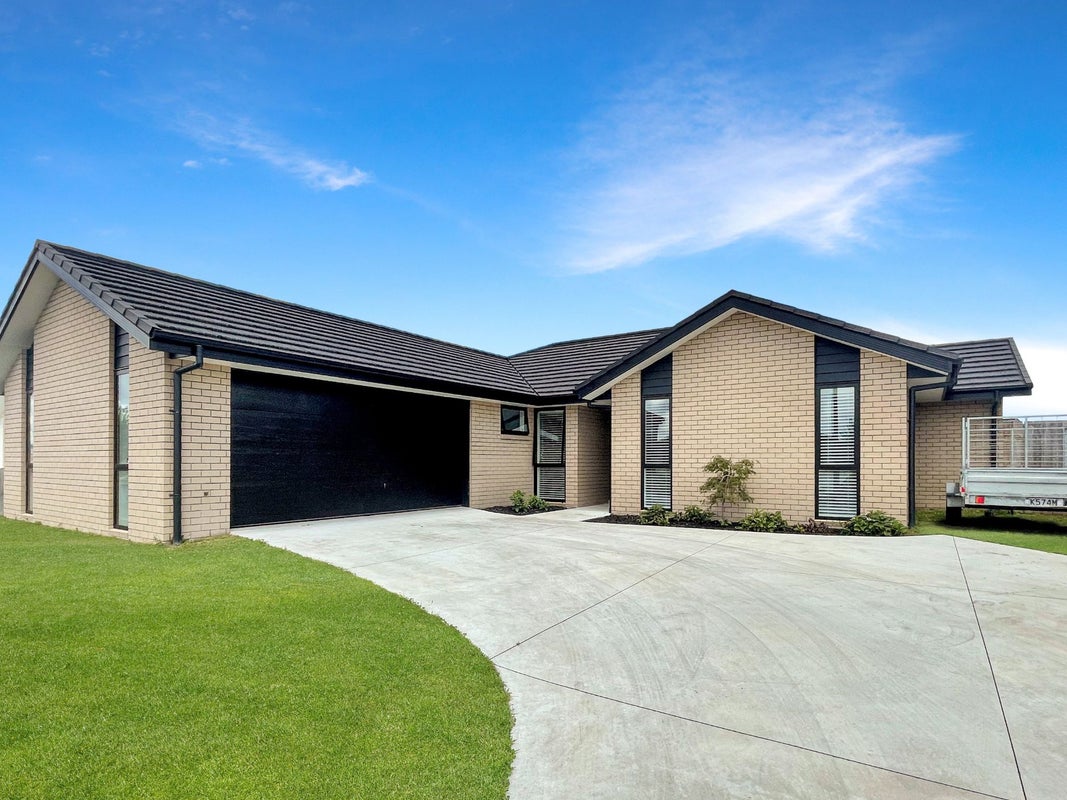9 Kimbrae Drive, Rototuna North, Hamilton - Carousel 1