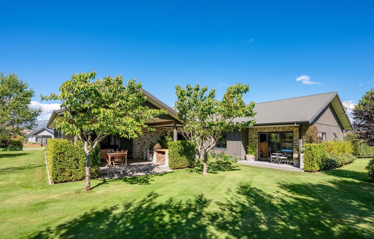 9 Hikuwai Drive, Albert Town, Wanaka - Carousel 2