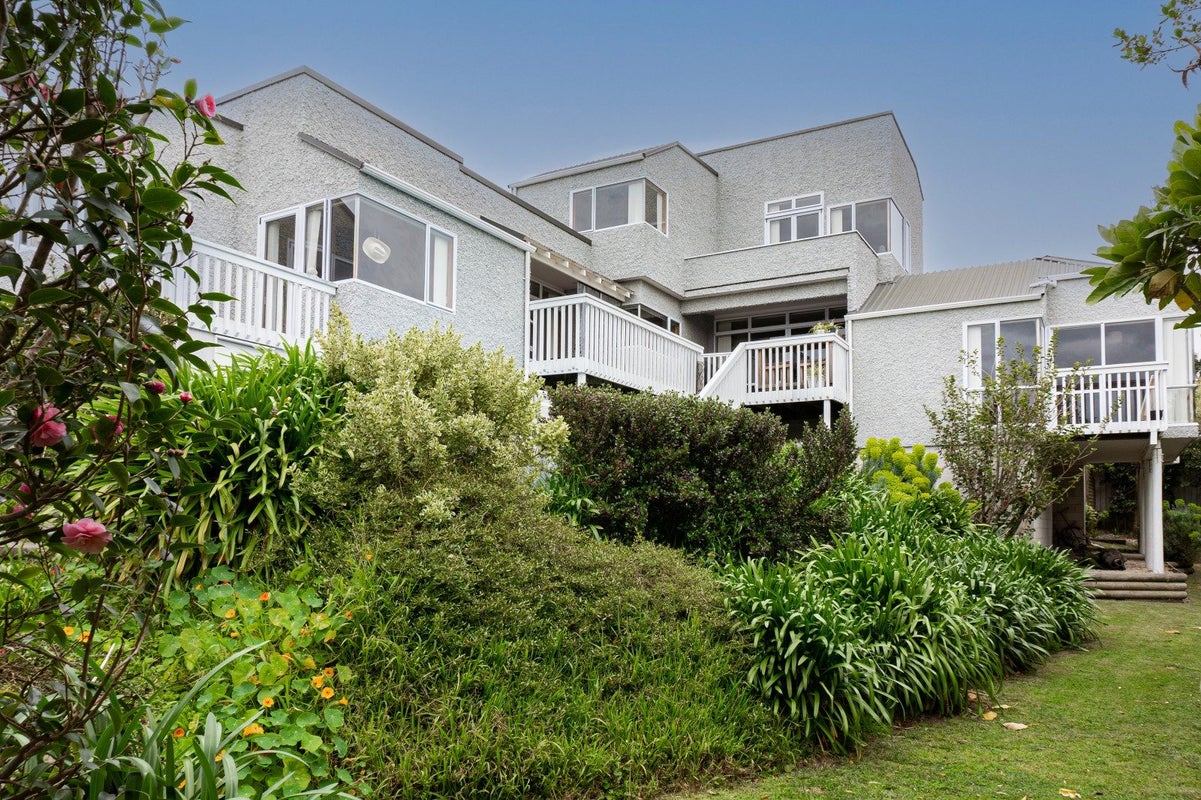 62 Churchill Drive, Taradale, Napier, Hawke's Bay - Carousel 1