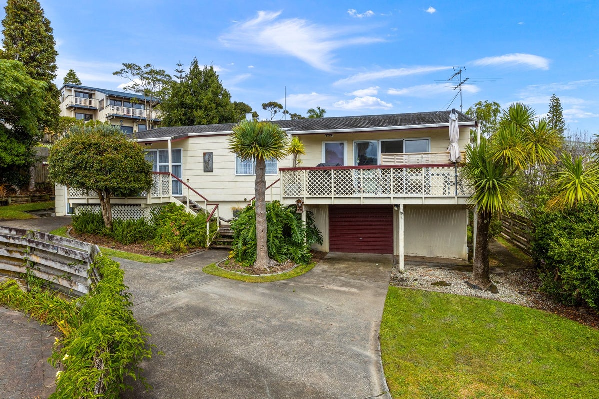10 Royalty Rise, Red Beach, Whangaparaoa - Carousel 1