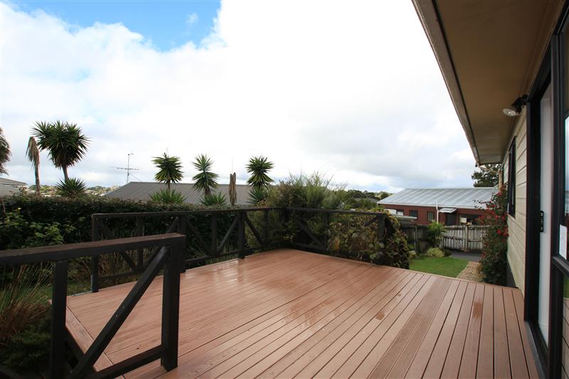 2/23 Heathglen Place, Bayview, Auckland - Carousel 1
