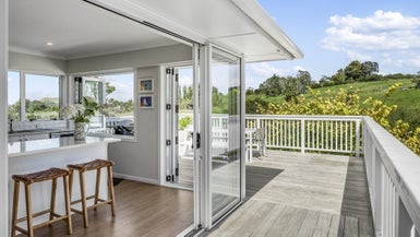 19 Apirana Avenue, Glen Innes, Auckland - Carousel 1