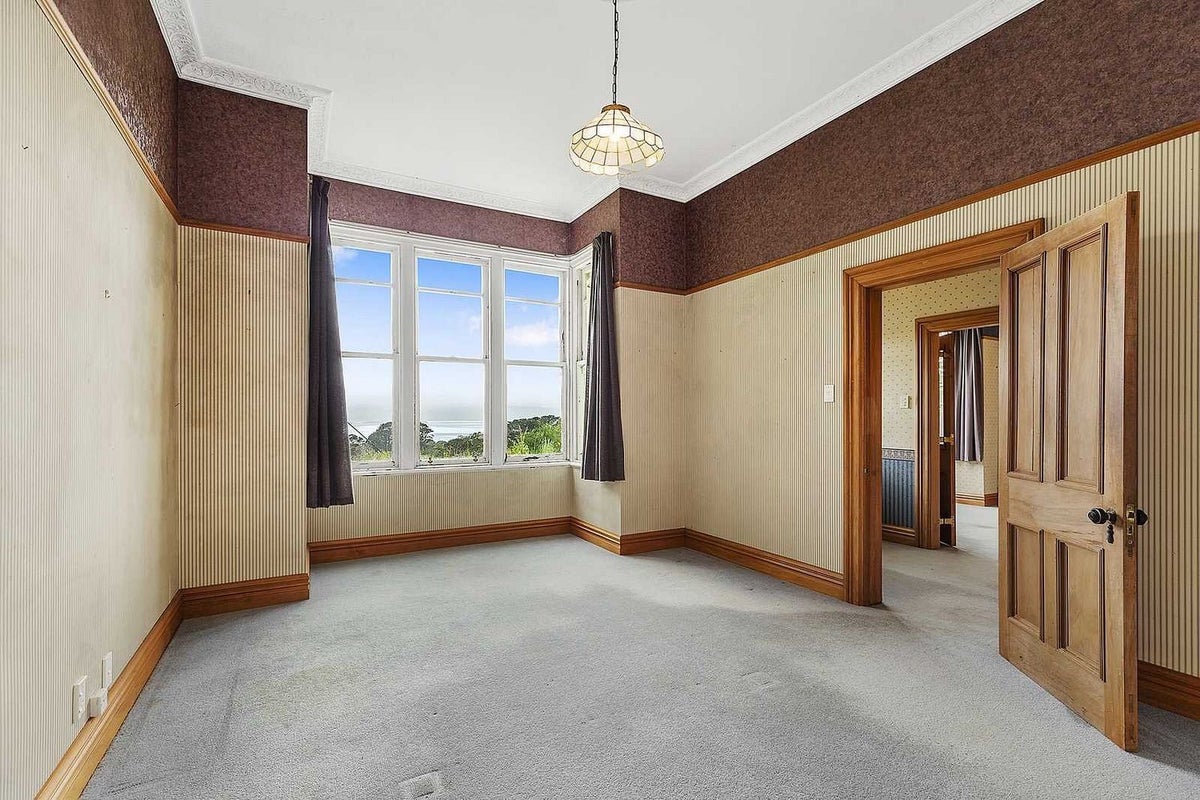 39 Garden Road, Northland, Wellington - Carousel 2