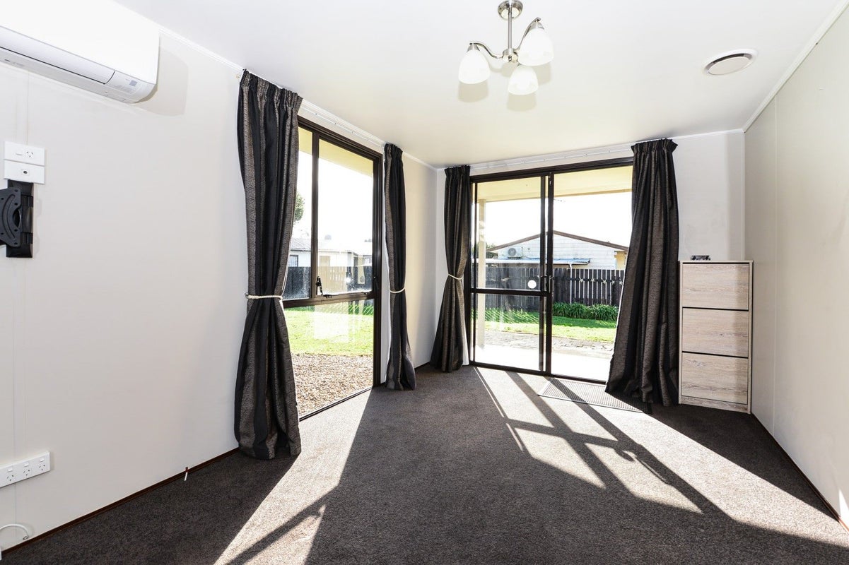22C Odlin Crescent, Nawton, Hamilton - Carousel 2