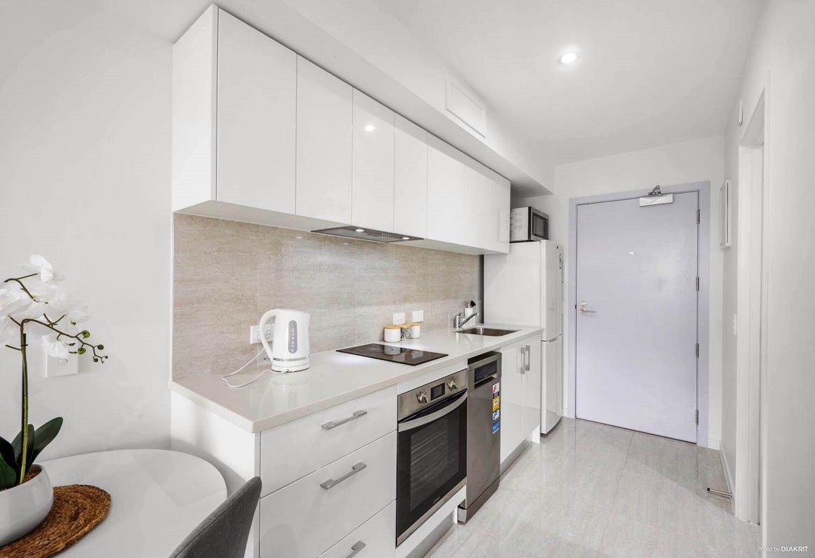 7/8G Gray Avenue, Mangere East, Auckland - Carousel 2