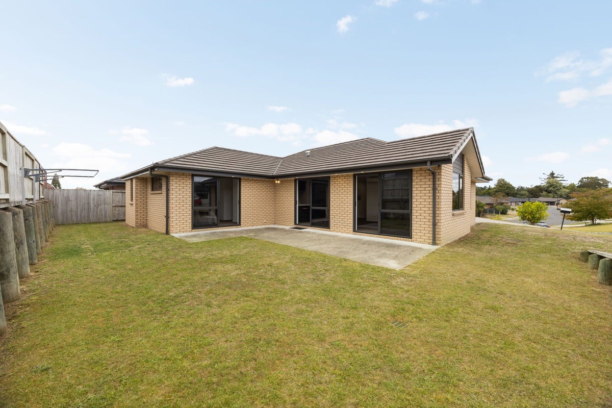 256 Dixon Road, Fitzroy, Hamilton - Carousel 30