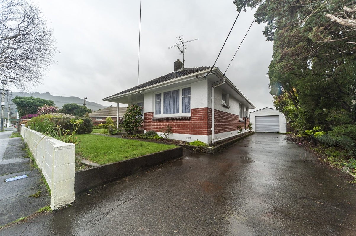 20 Whitley Avenue, Ebdentown, Upper Hutt - Carousel 1