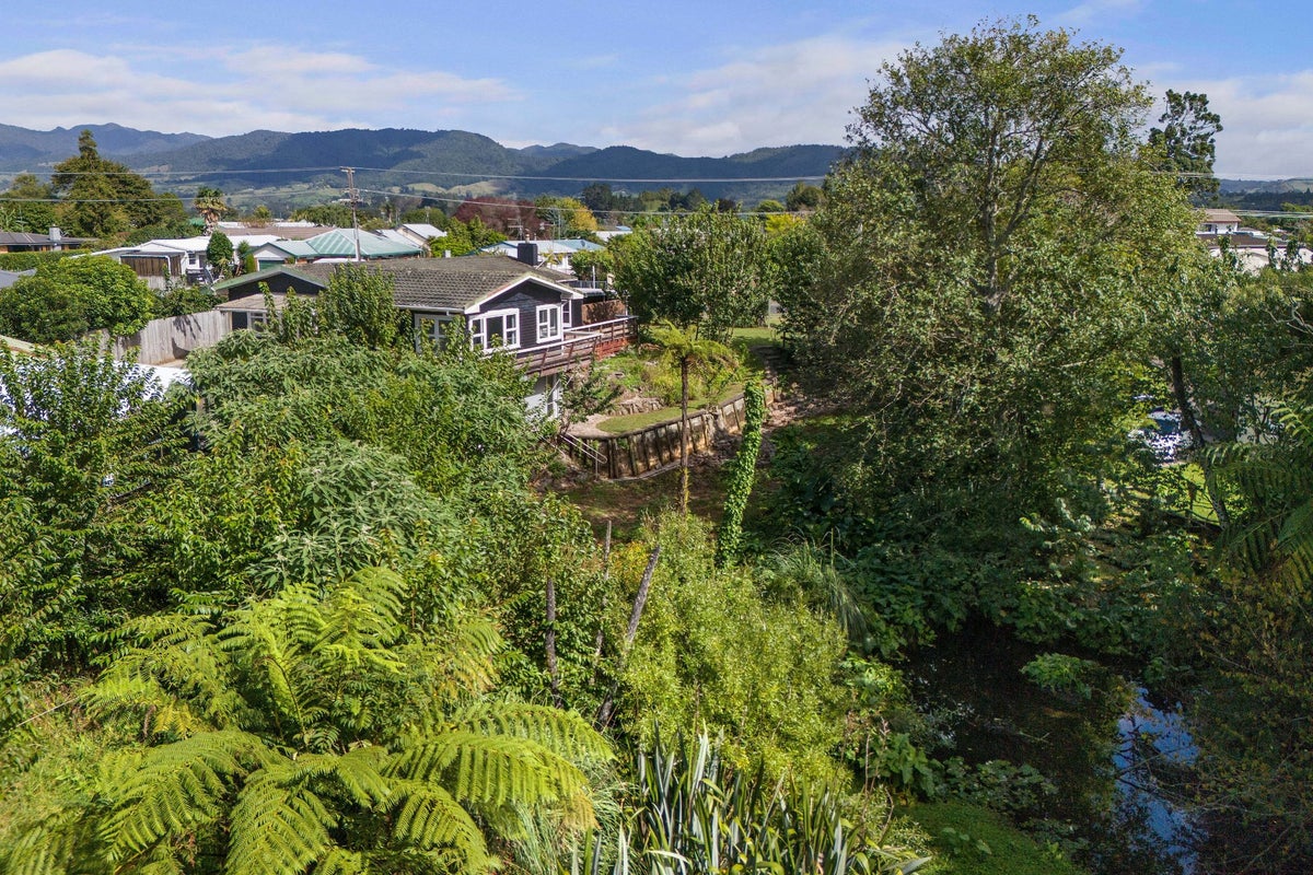 107 Park road , Katikati, Western Bay Of Plenty - Carousel 1