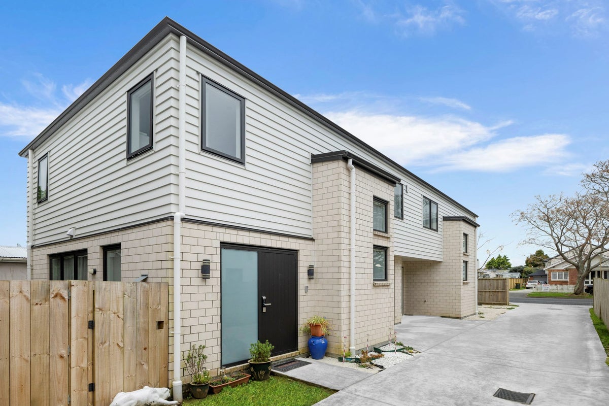 20B Martin Road, Manurewa, Auckland - Carousel 1