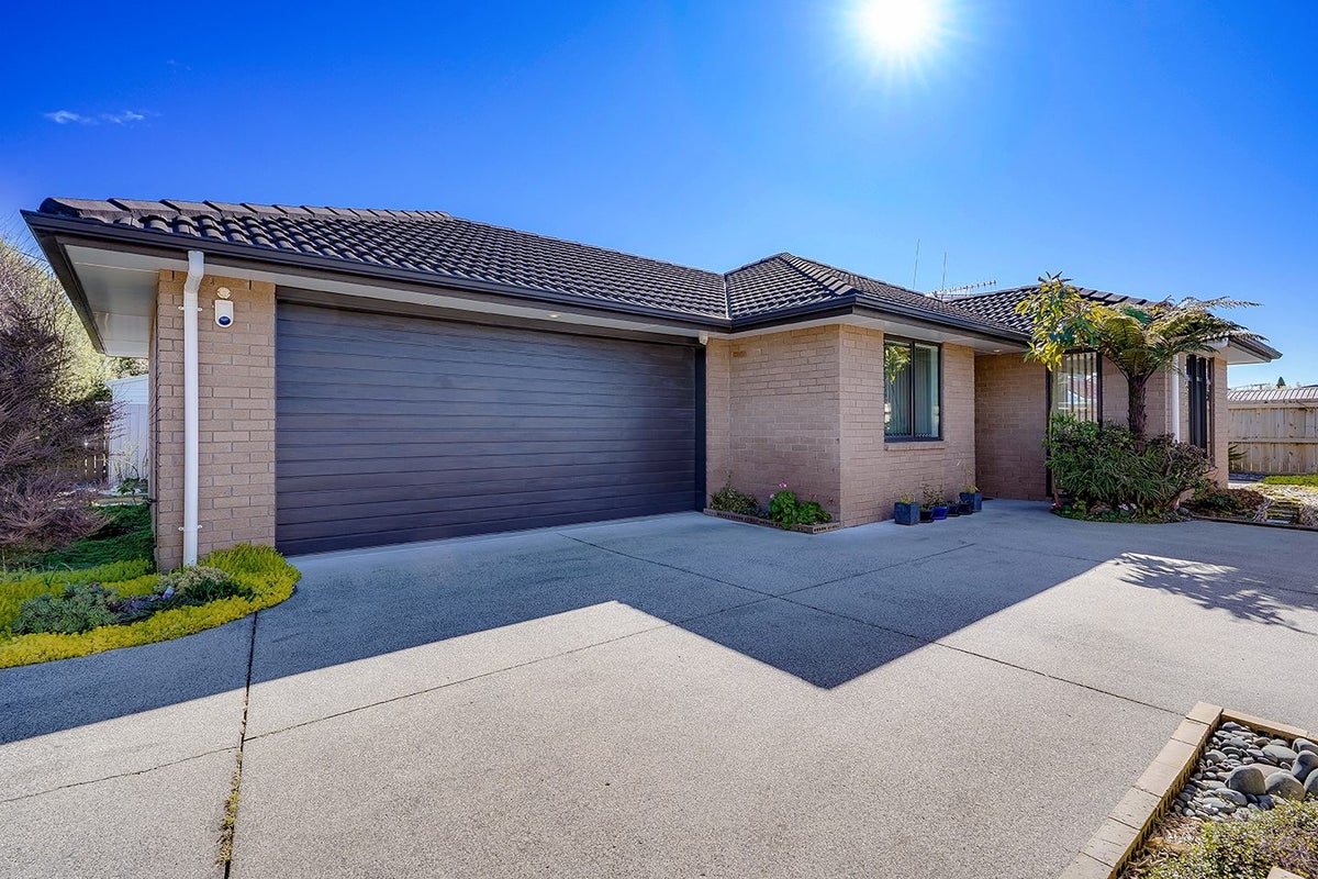 171 Clyde Street, Hamilton East, Hamilton - Carousel 1