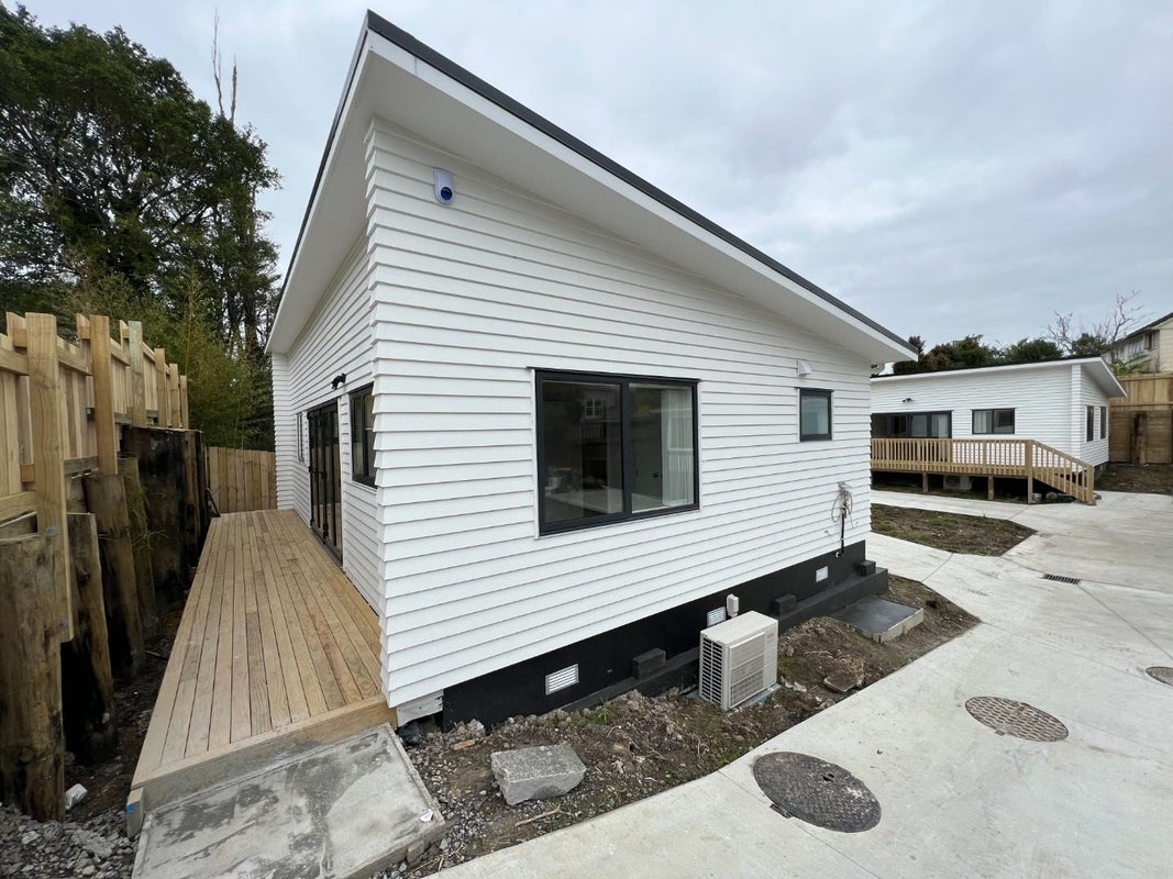 164B Edmonton Road, Te Atatū South, Auckland - Carousel 1