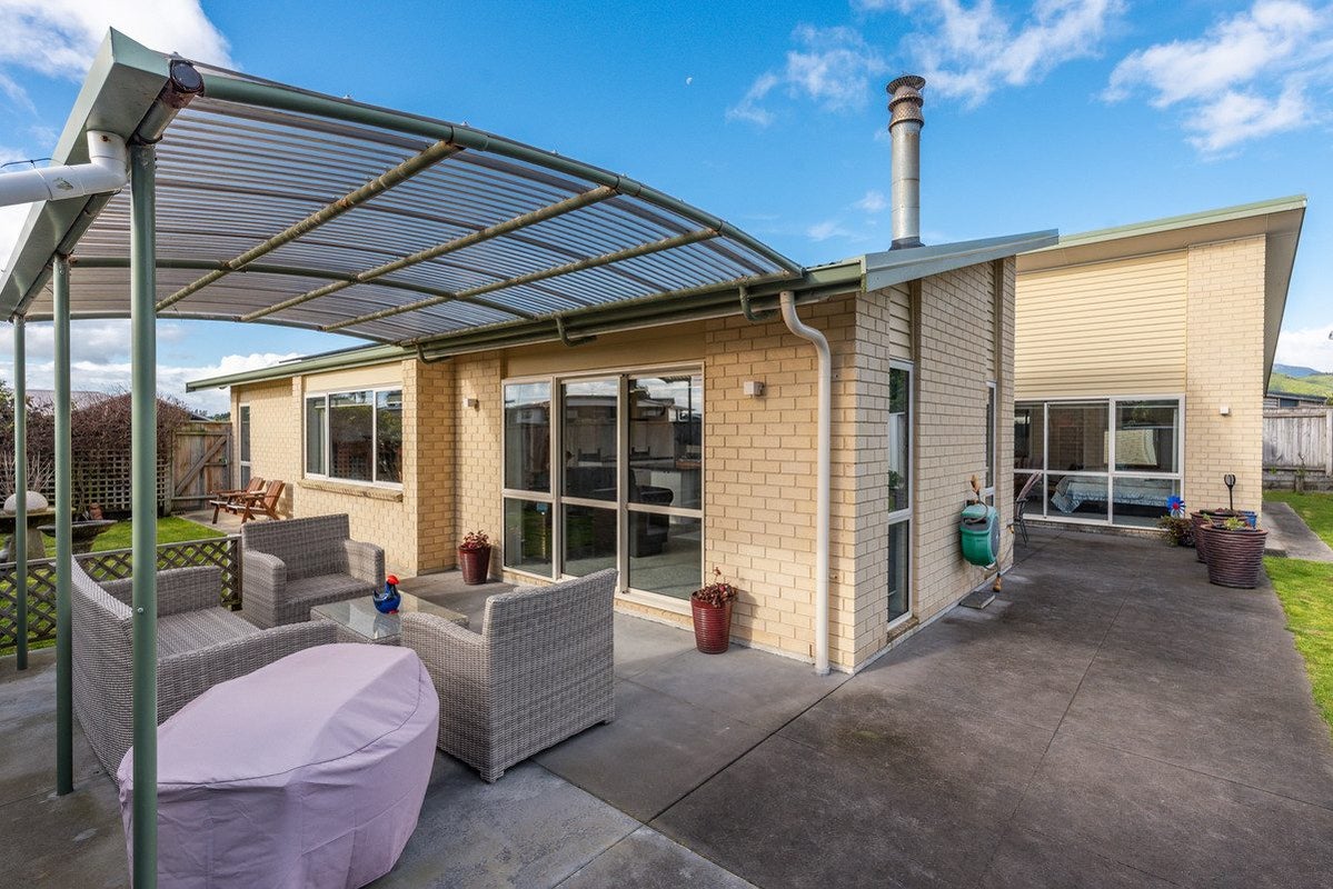 36 Pharazyn Avenue, Waikanae Beach, Waikanae - Carousel 1