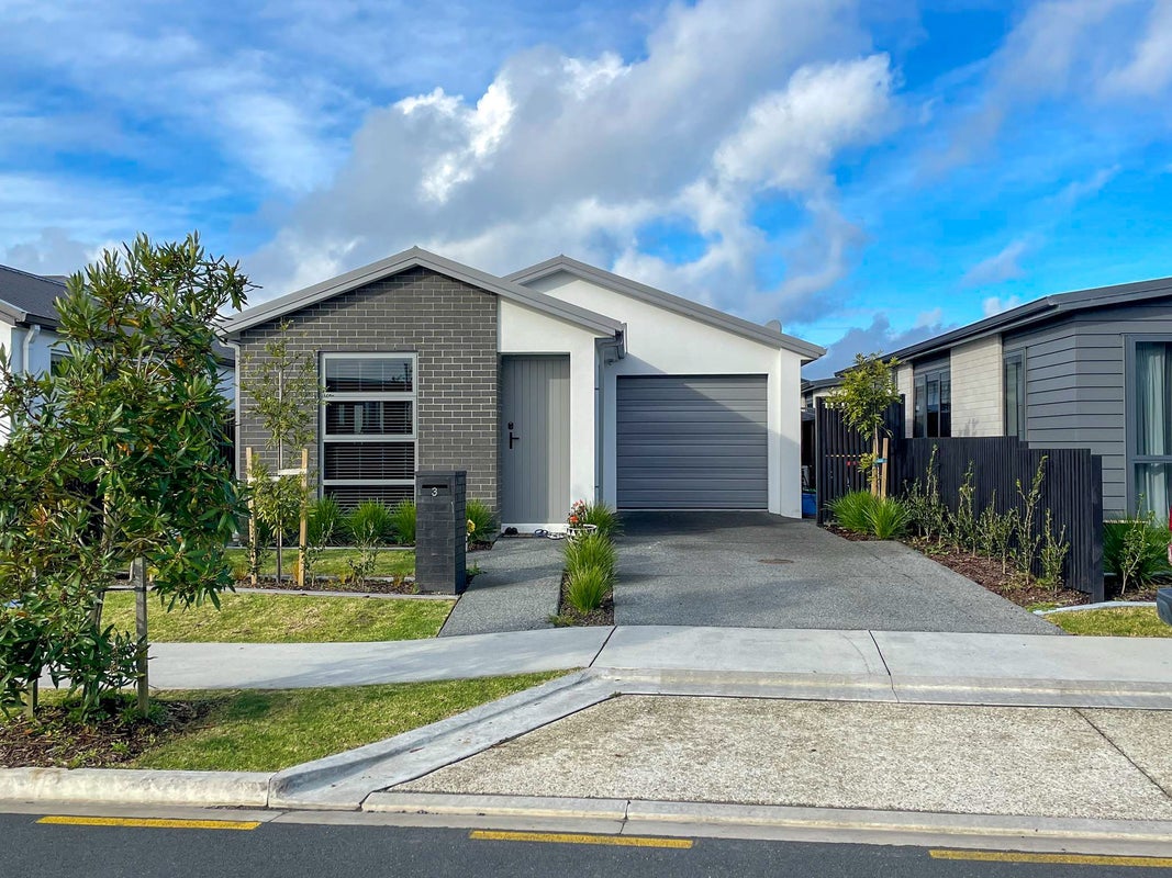 3 Empire Crescent, Papamoa - Carousel 1