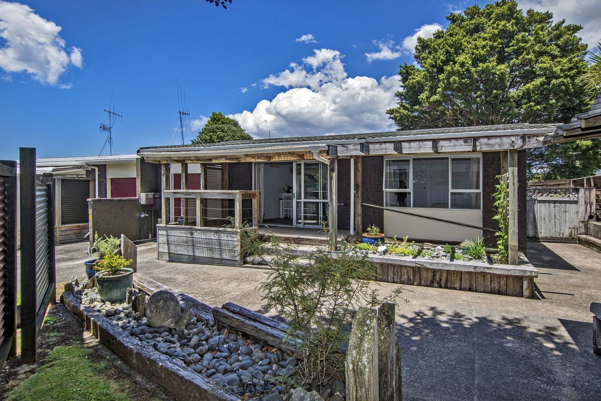 23B Ford Avenue, Kamo, Whangarei - Carousel 1