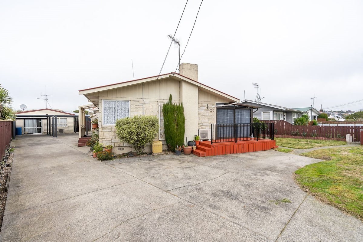 109 Whatawhata Road, Dinsdale, Hamilton - Carousel 1