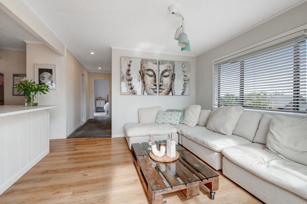 63 Vipond Road, Stanmore Bay, Whangaparaoa - Carousel 2