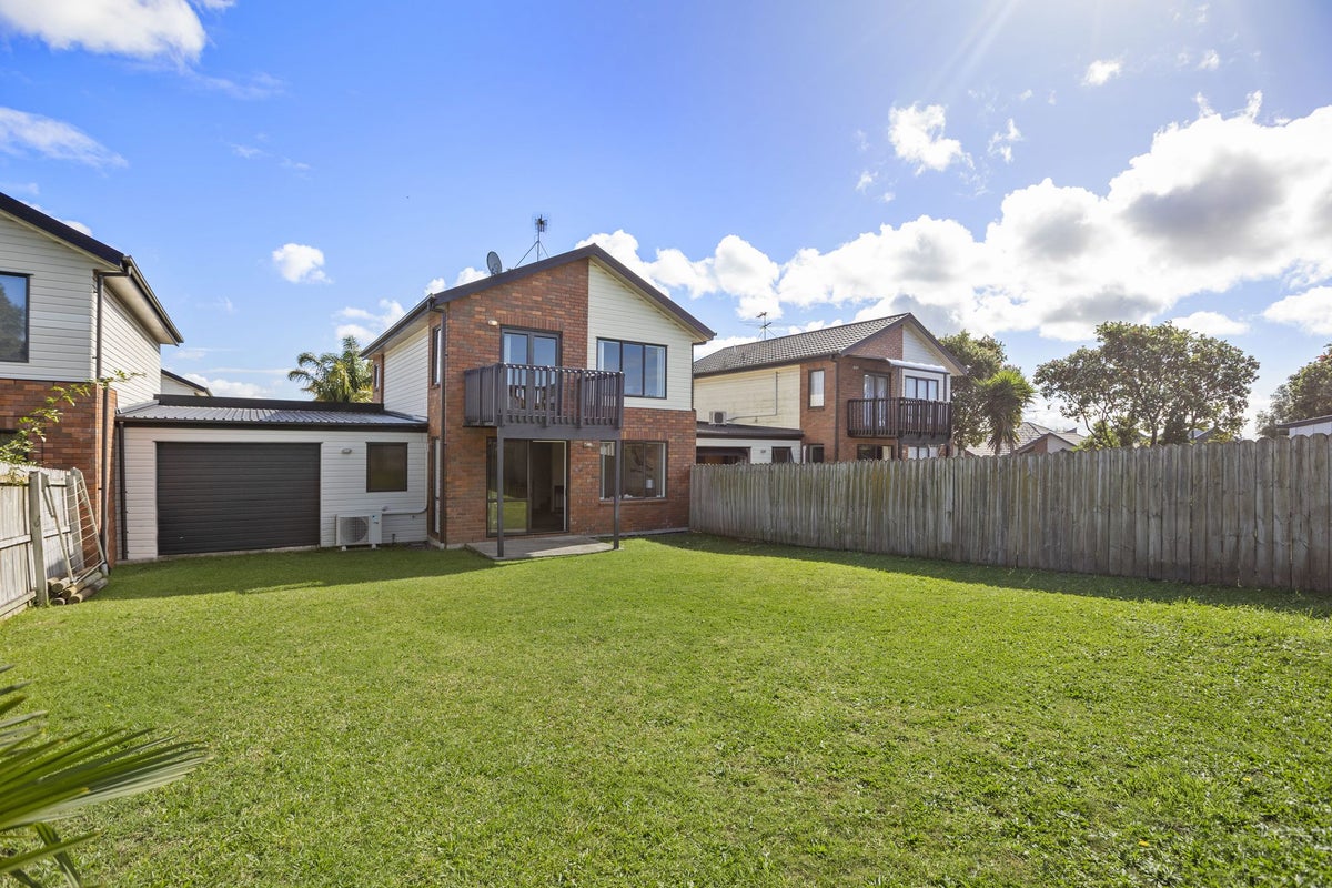 16 Secoia Crescent, Mangere, Auckland - Carousel 1