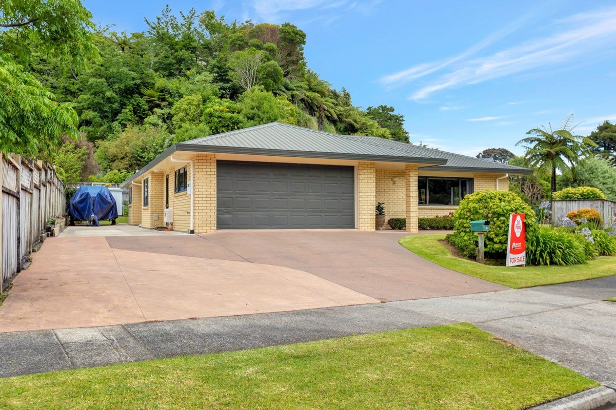 38 Roto Street, Hurdon, New Plymouth - Carousel 46