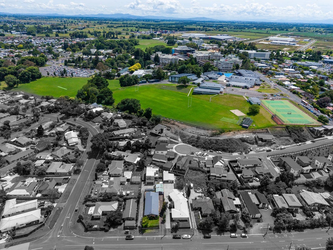 33 Edinburgh Road, Hillcrest, Hamilton - Carousel 17