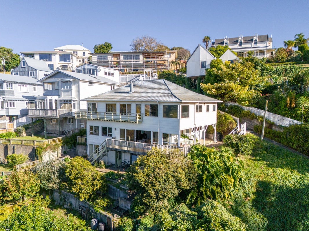 17 Fitzroy Road, Bluff Hill, Napier - Carousel 1