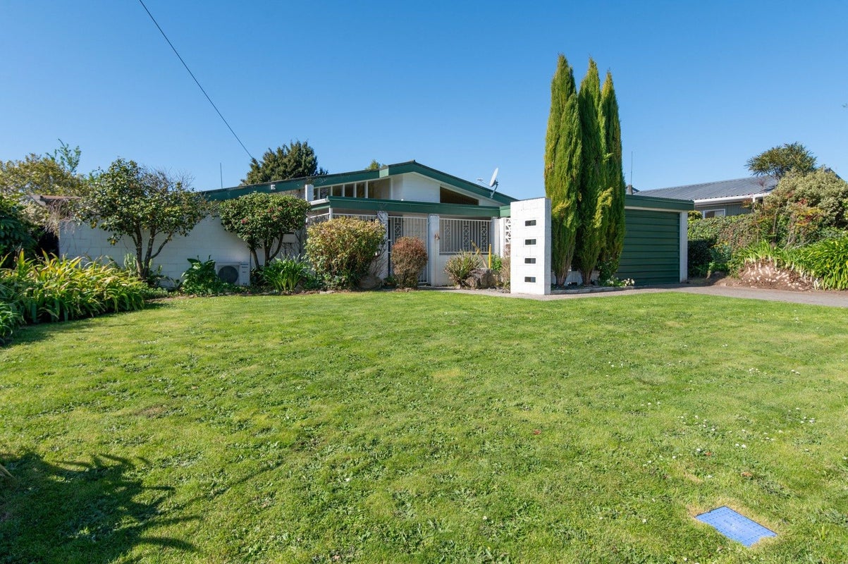 14 Iles Road, Lynmore, Rotorua - Carousel 1