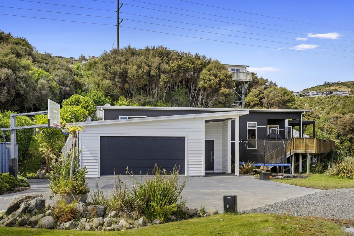 12 Botany Lane, Whitby, Porirua - Carousel 1