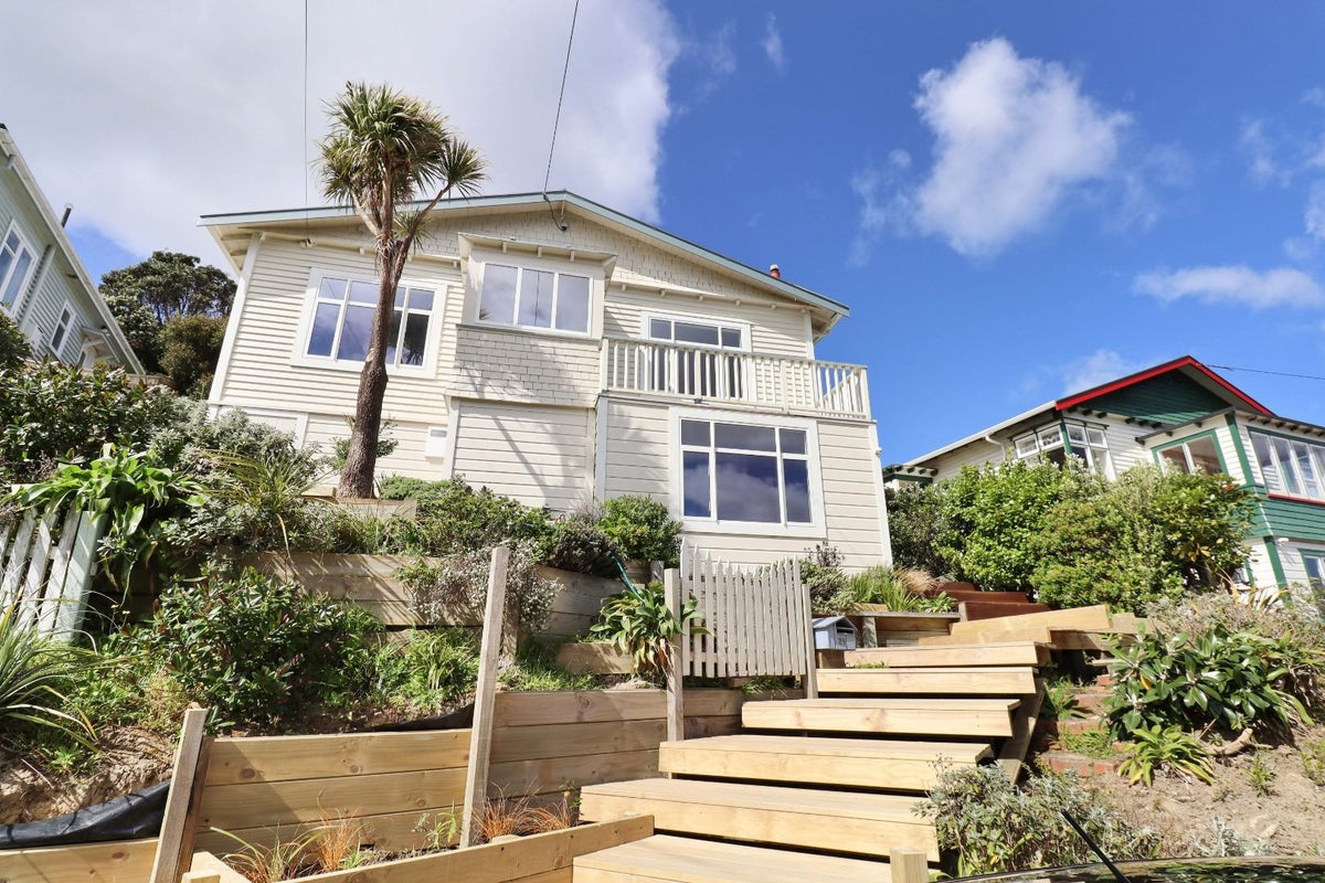 29 Hudson Street, Island Bay, Wellington - Carousel 1