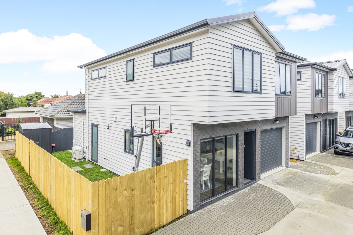 11 Kent Road, Manurewa, Auckland - Carousel 1