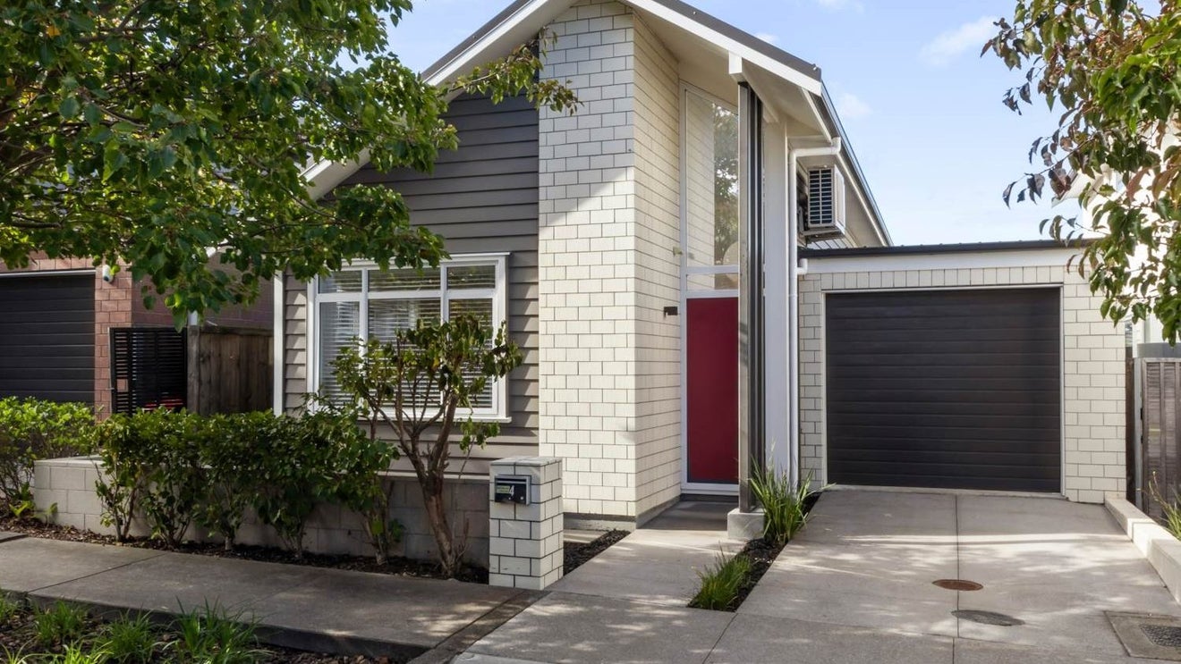 4 Poaka Road, Hobsonville, Auckland - Carousel 1