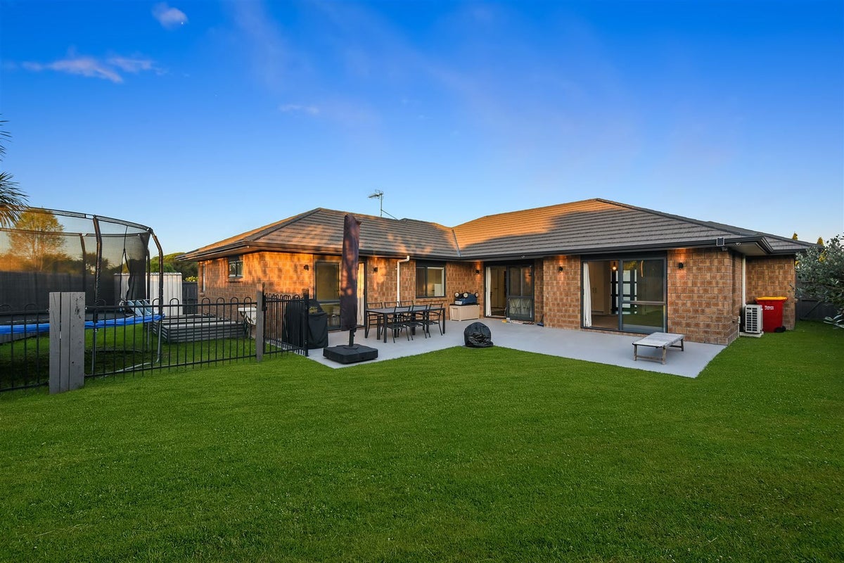 37 Whitney Place, Rototuna North, Hamilton - Carousel 2